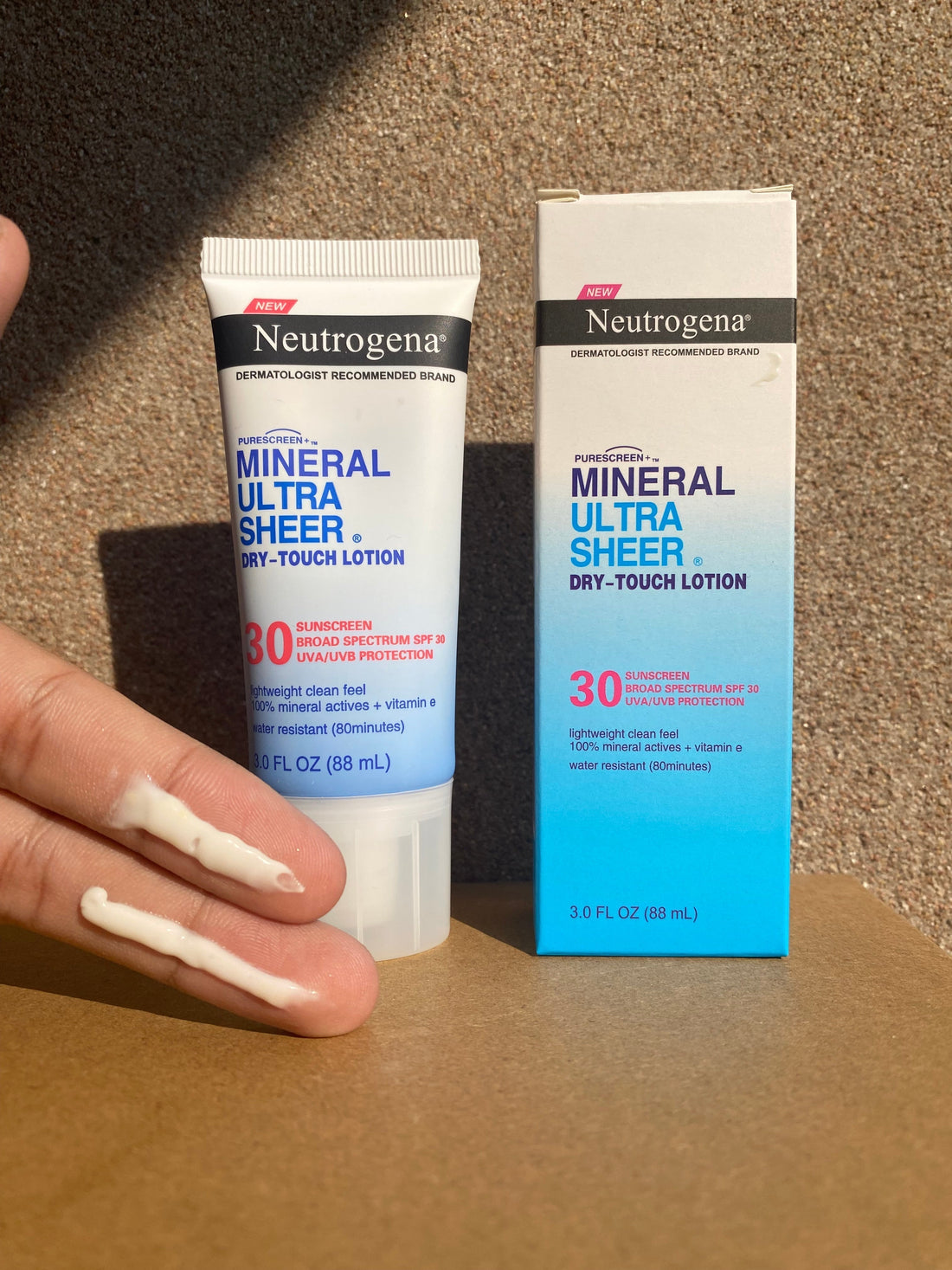Neutrogena Mineral Ultra Sheer Dry Touch Lotion sunscreen spf 30 - Classy Touch Pk